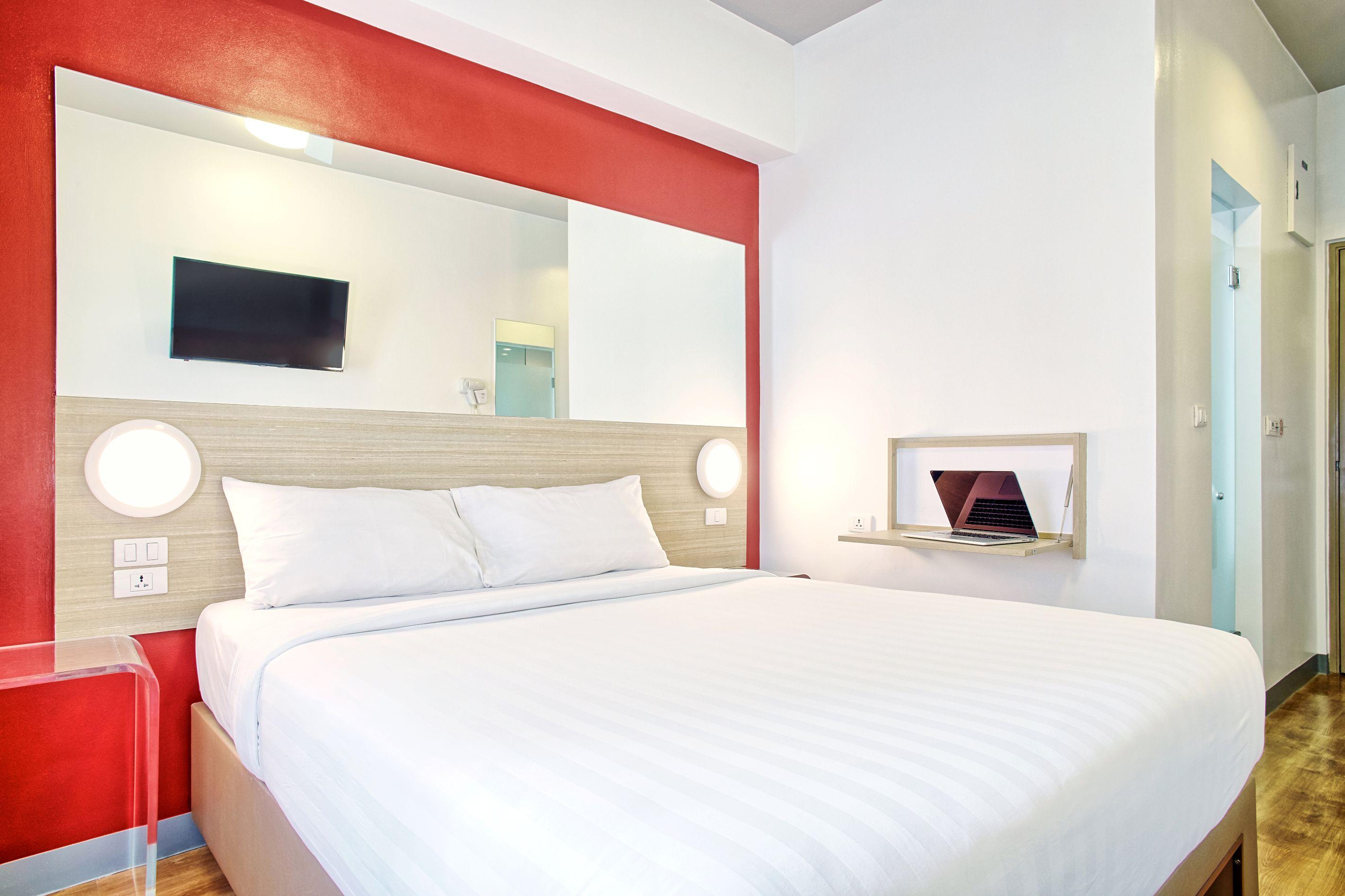Red Planet Makati Amorsolo Makati City Dış mekan fotoğraf