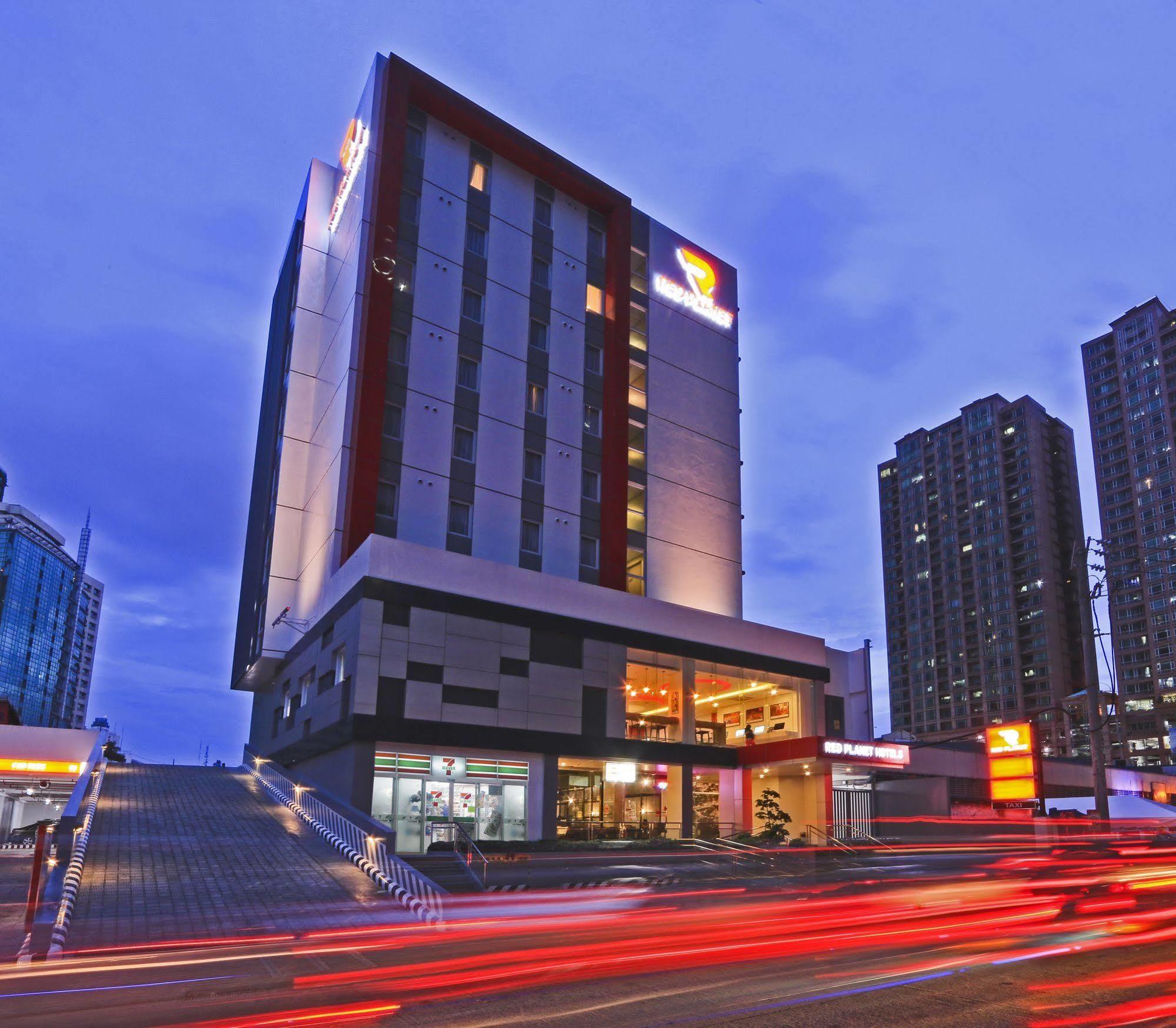 Red Planet Makati Amorsolo Makati City Dış mekan fotoğraf