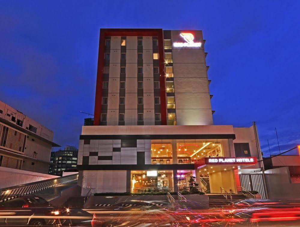 Red Planet Makati Amorsolo Makati City Dış mekan fotoğraf